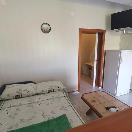 Mig - With Beautiful Garden Apartment *