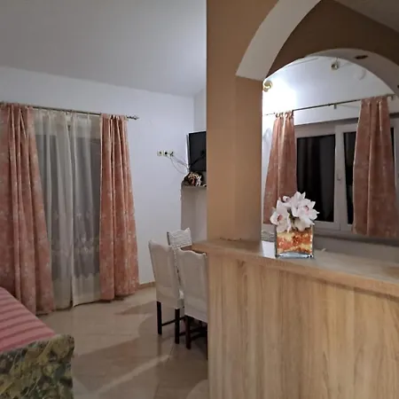 Mig - With Beautiful Garden Apartment Supetarska Draga