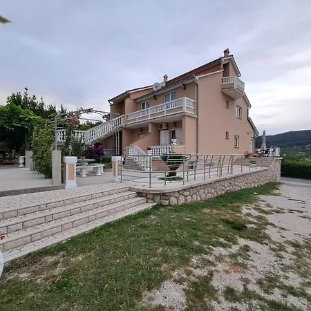 Mig - With Beautiful Garden Supetarska Draga