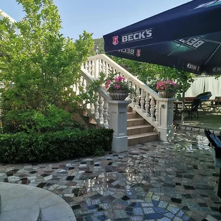 Apartment Mig - With Beautiful Garden *