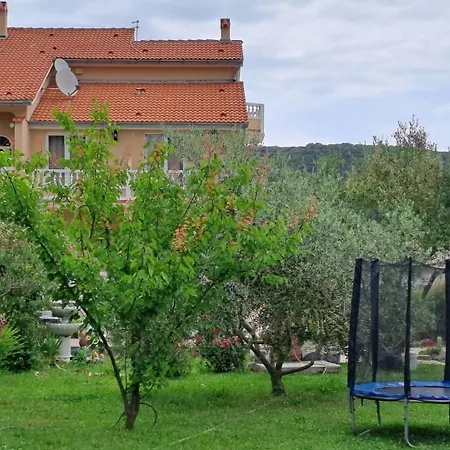 Apartment Mig - With Beautiful Garden