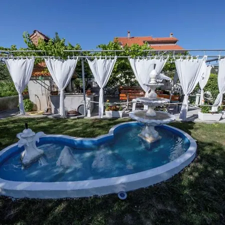 Mig - With Beautiful Garden *