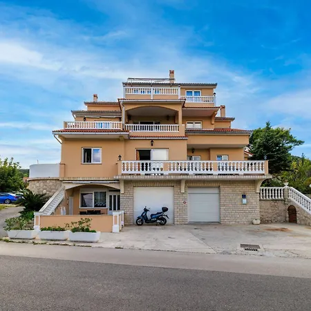 Mig شقة سوبيتارسكا دراغا