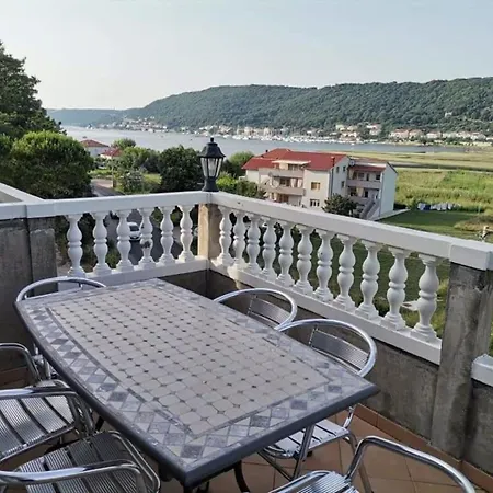 Apartament Mig - With Beautiful Garden *